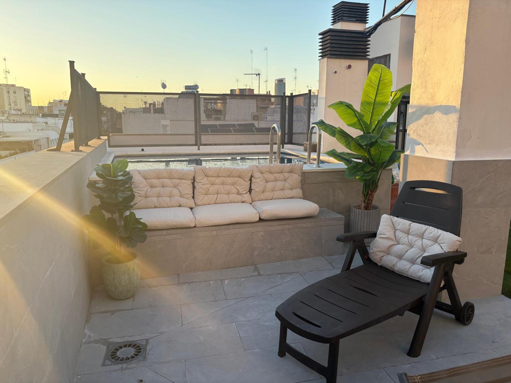 세비야 Atico Triana Con Piscina Privada 아파트 외부 사진